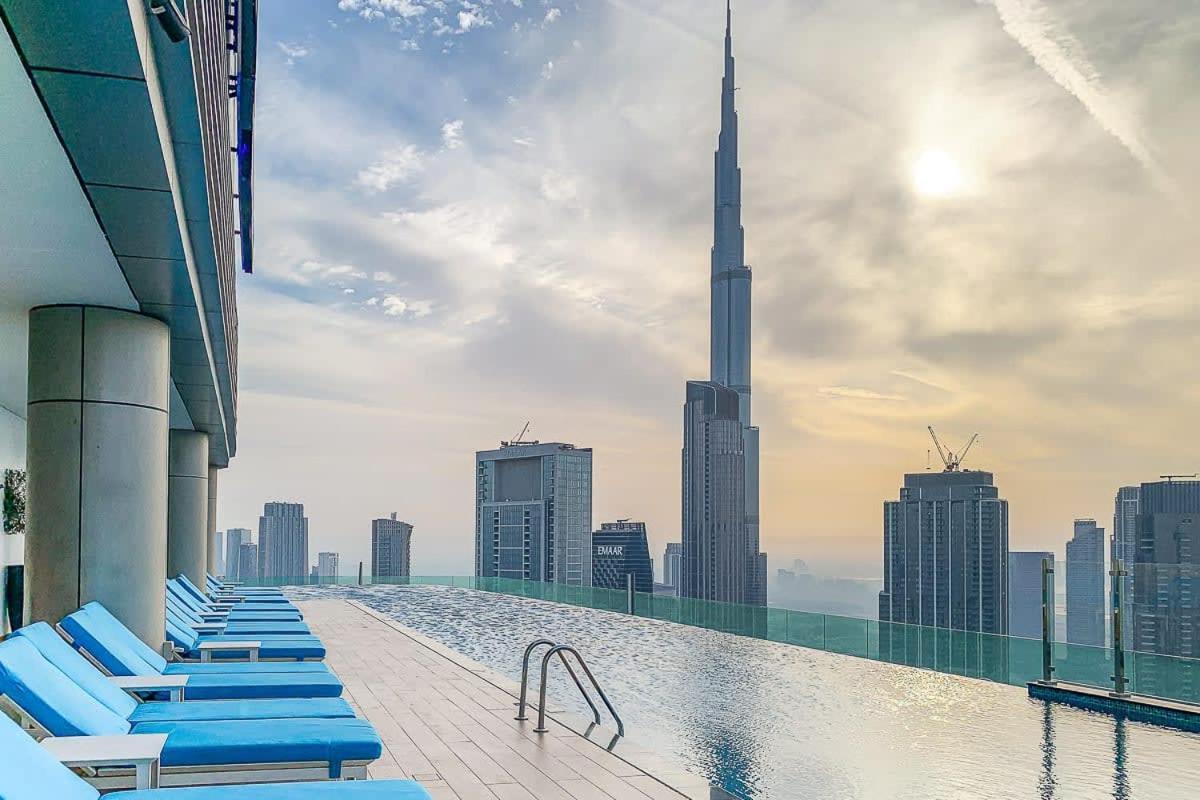 Frank Porter - Paramount * Dubaï